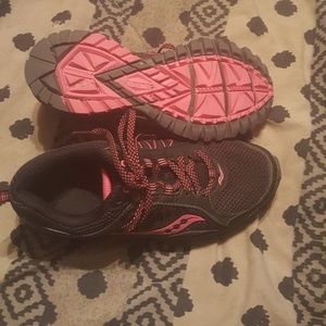 Saxony  excursion TR9  shoes size 8